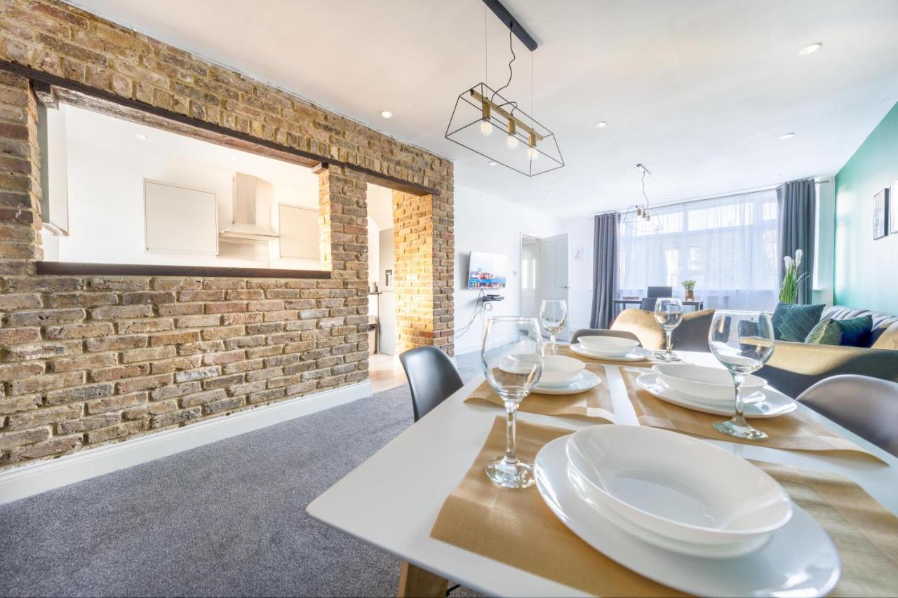 Contractor Accommodation Near Heathrow, Windsor Minutes From M4 슬라우 외부 사진