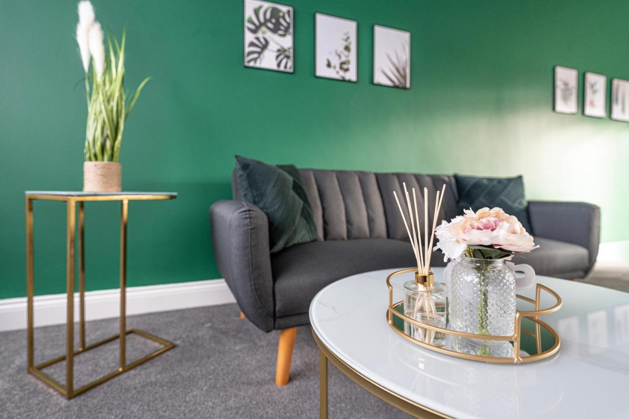 Contractor Accommodation Near Heathrow, Windsor Minutes From M4 슬라우 외부 사진
